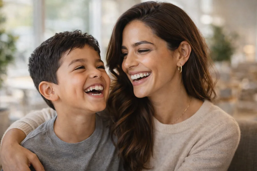 Niño feliz en su visita dental en Ulloa Clínica Dental Naucalpan